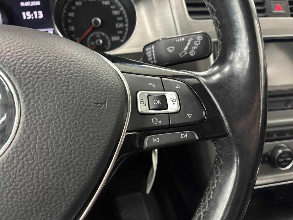 VOLKSWAGEN Golf 2016