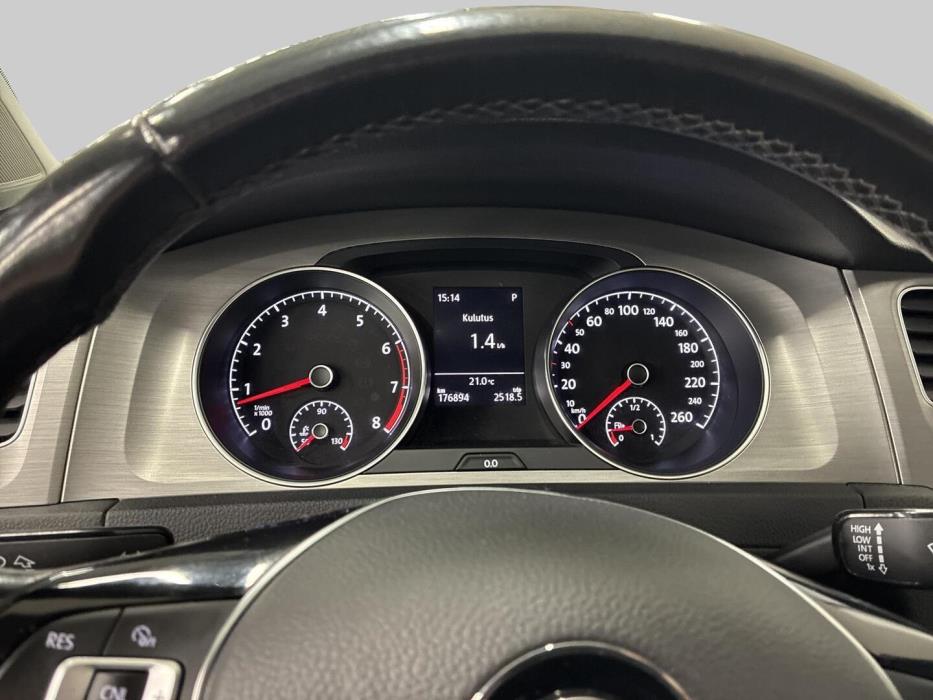 VOLKSWAGEN Golf 2016