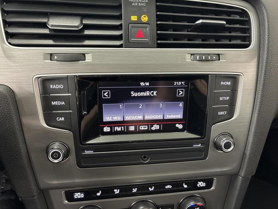 VOLKSWAGEN Golf 2016