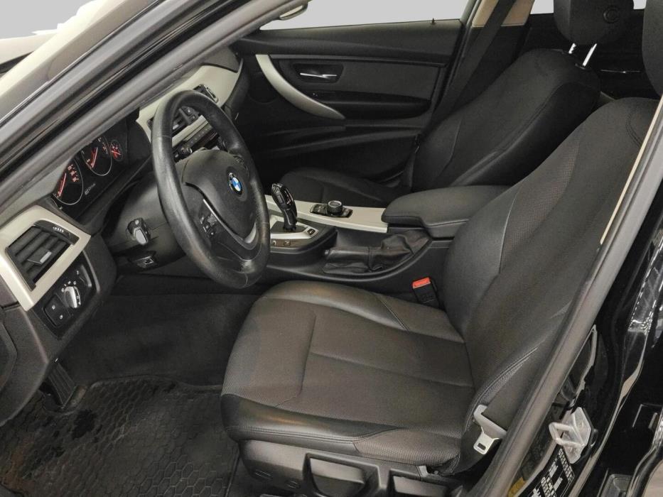BMW 330 2018