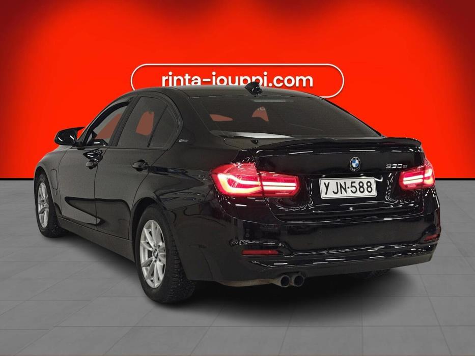 BMW 330 2018