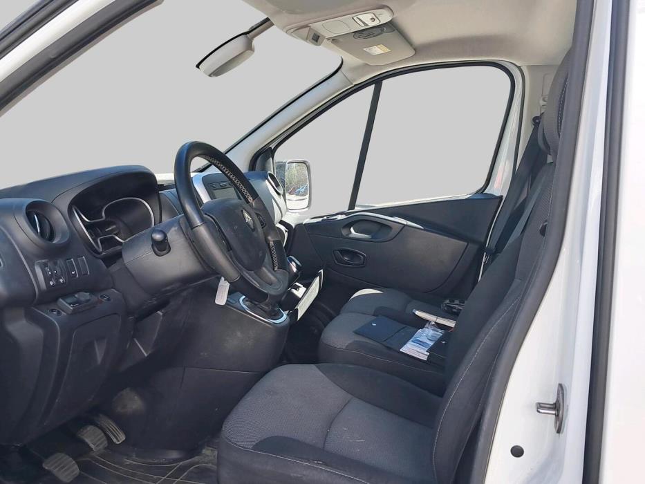 RENAULT TRAFIC 2020