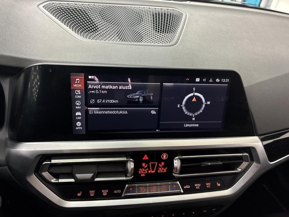 BMW 330 2019