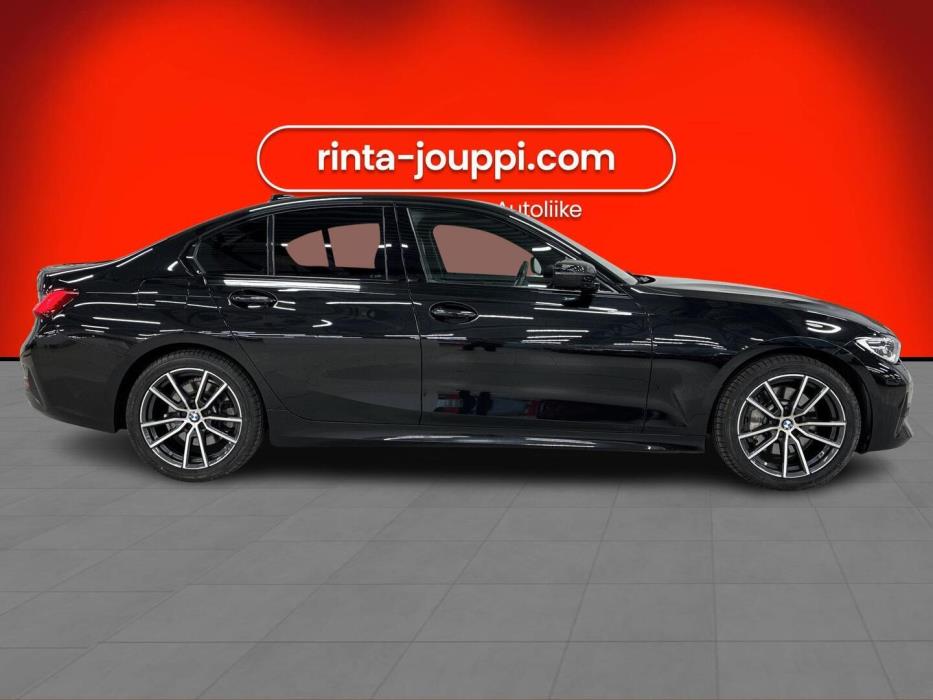 BMW 330 2019