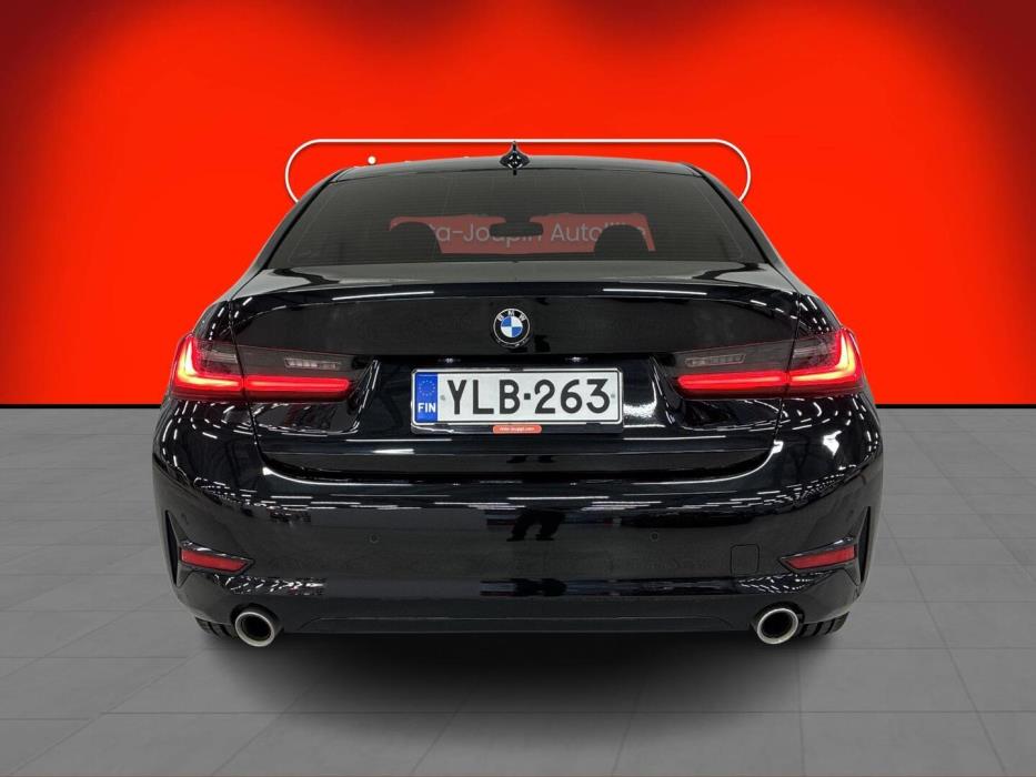 BMW 330 2019