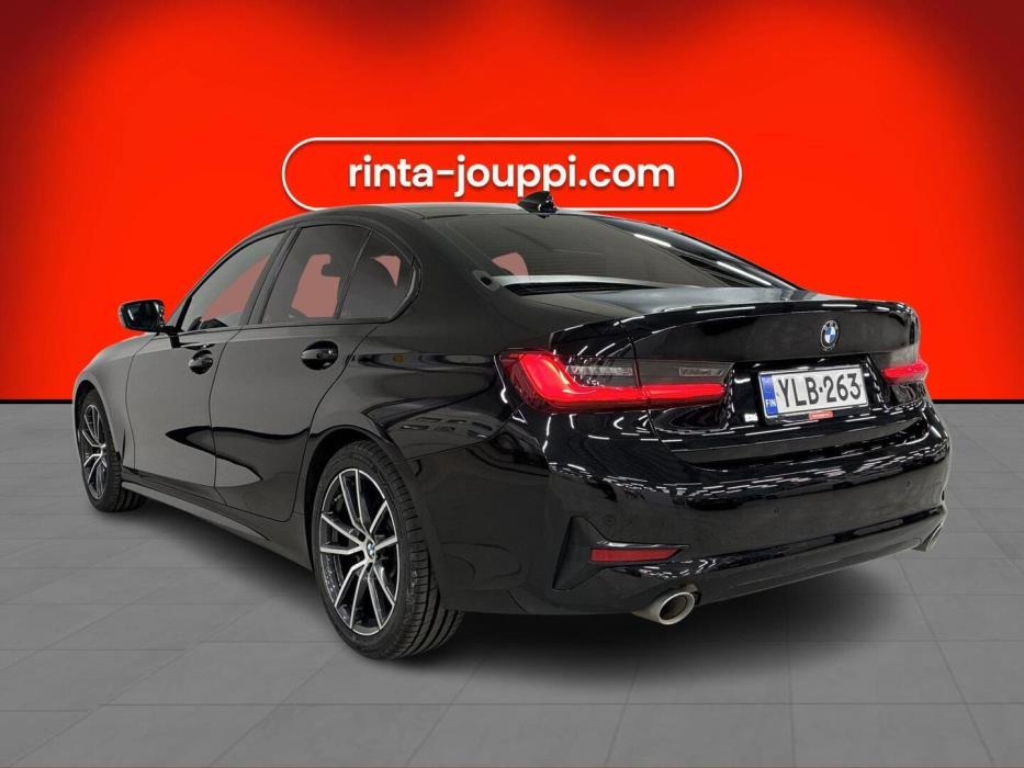 BMW 330 2019