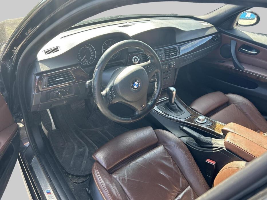 BMW 330 2006