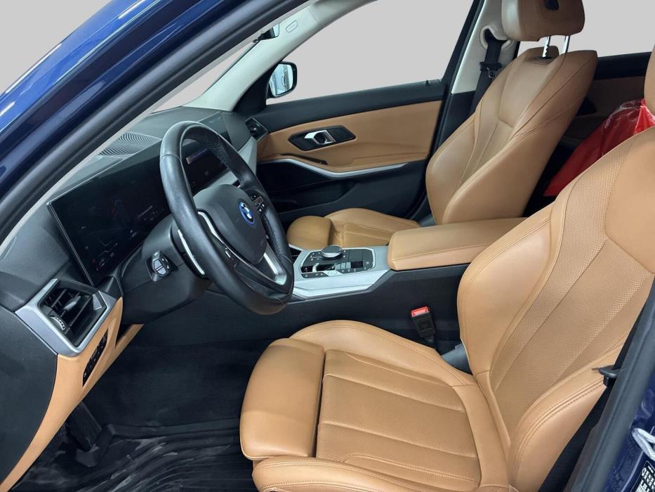 BMW 330 2024