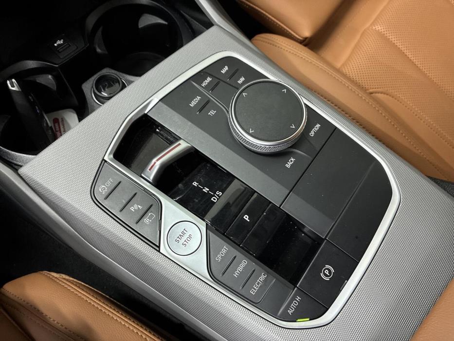 BMW 330 2024
