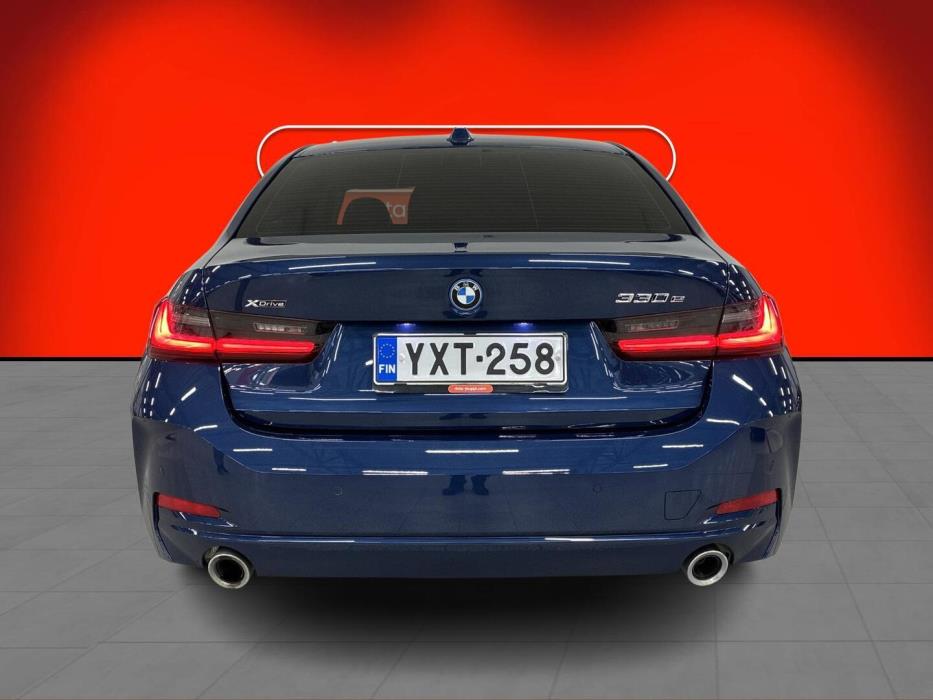 BMW 330 2024
