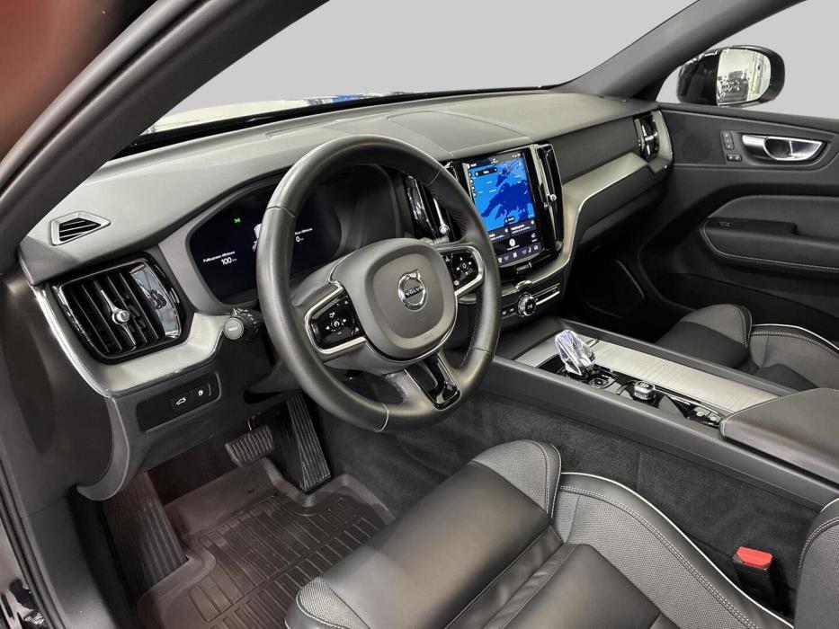 VOLVO XC60 2024