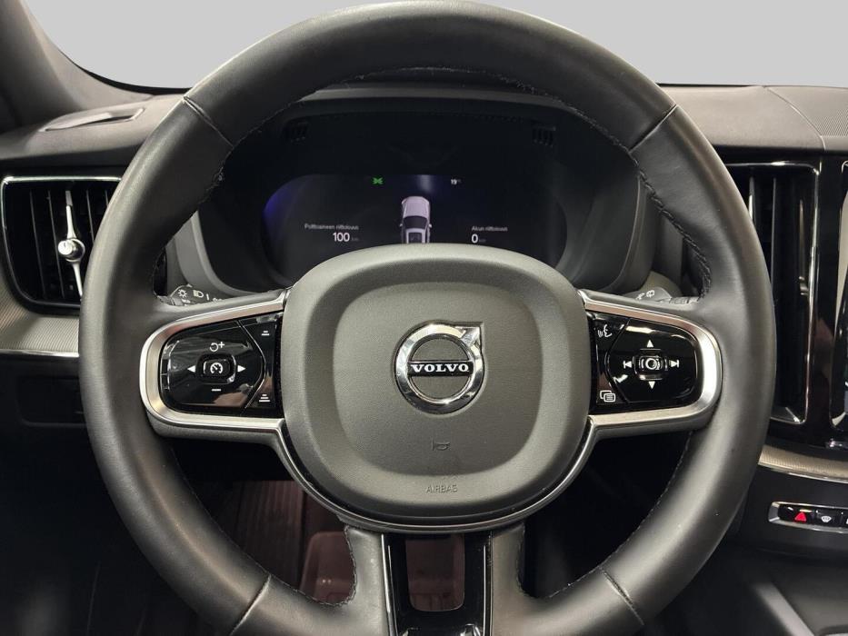 VOLVO XC60 2024