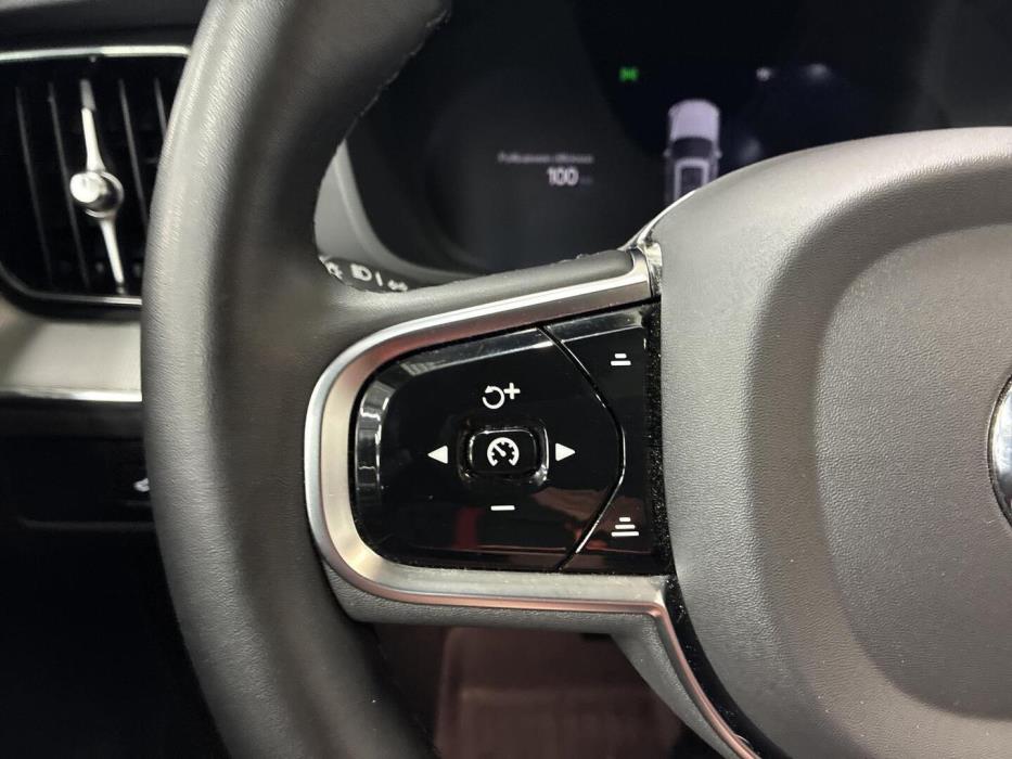 VOLVO XC60 2024