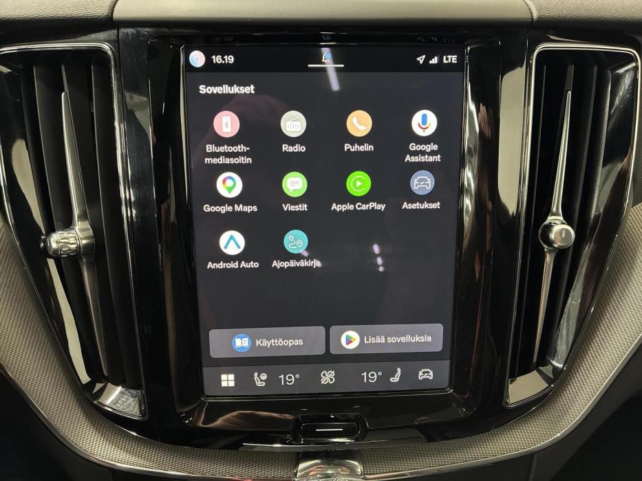 VOLVO XC60 2024