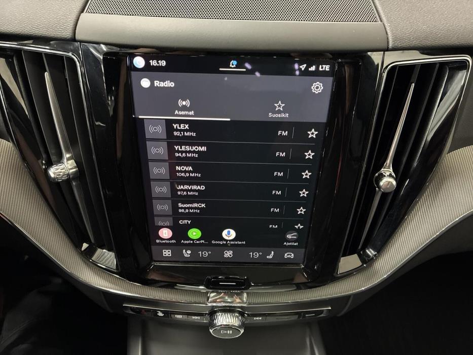 VOLVO XC60 2024