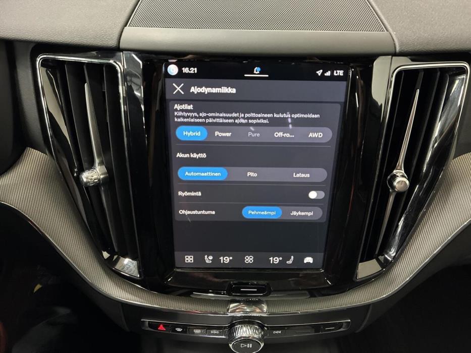 VOLVO XC60 2024