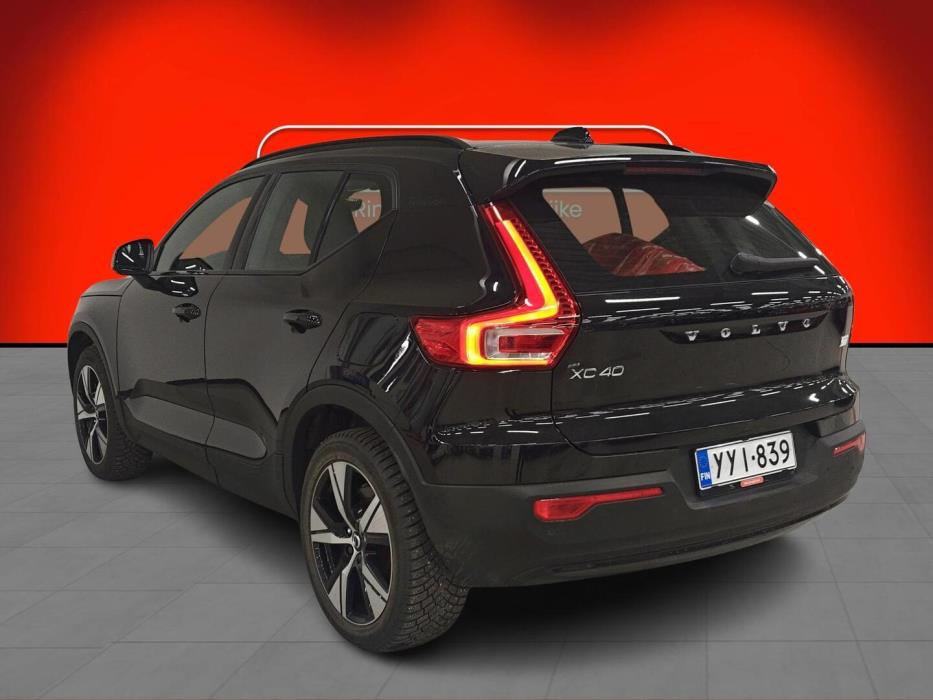 VOLVO XC40 2022