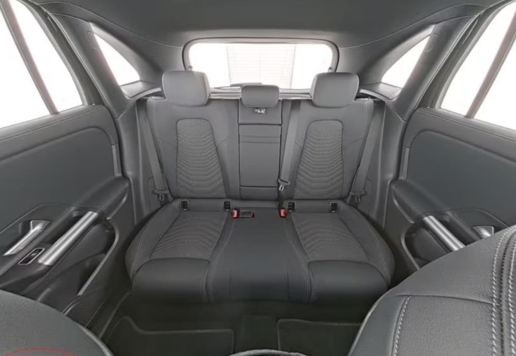 MERCEDES-BENZ EQA 2025