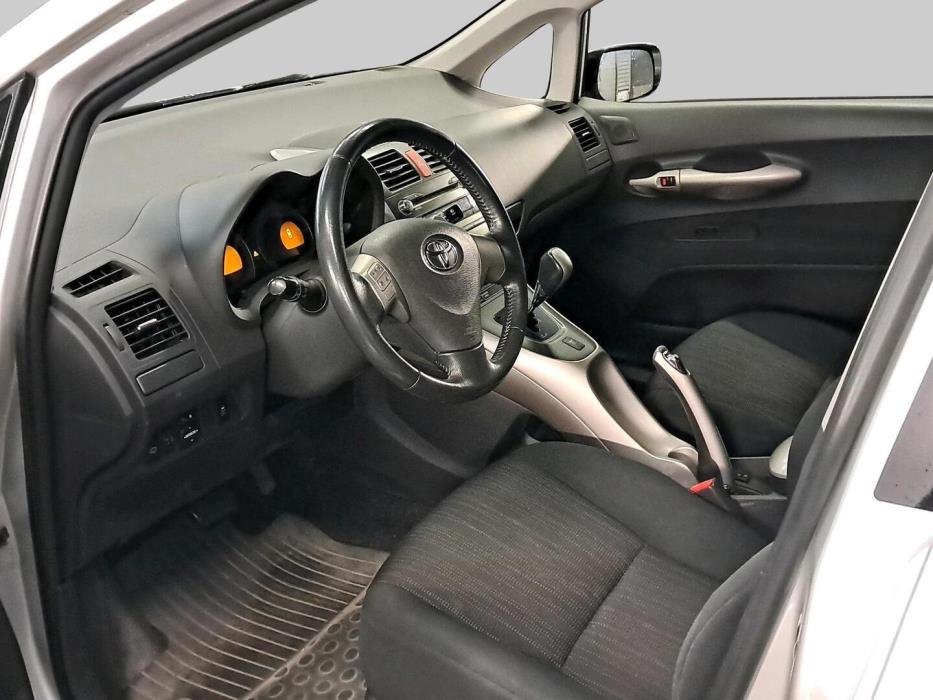 TOYOTA Auris 2007