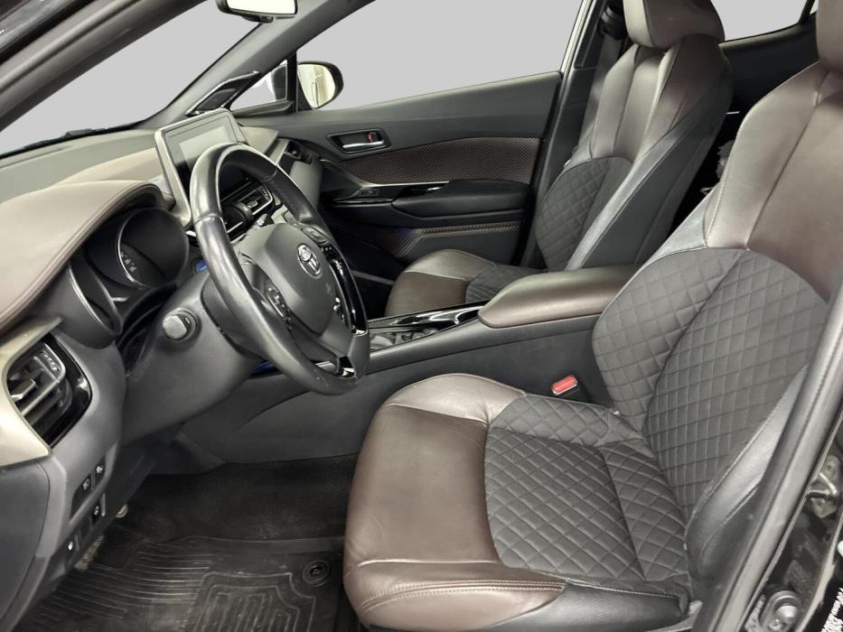 TOYOTA C-HR 2018