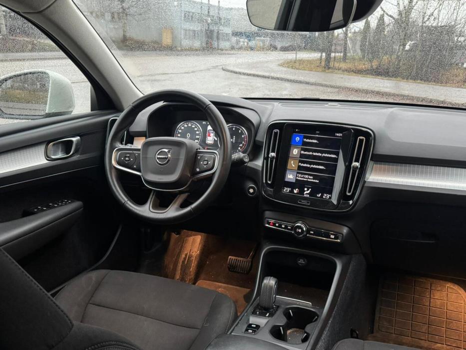 VOLVO XC40 2019