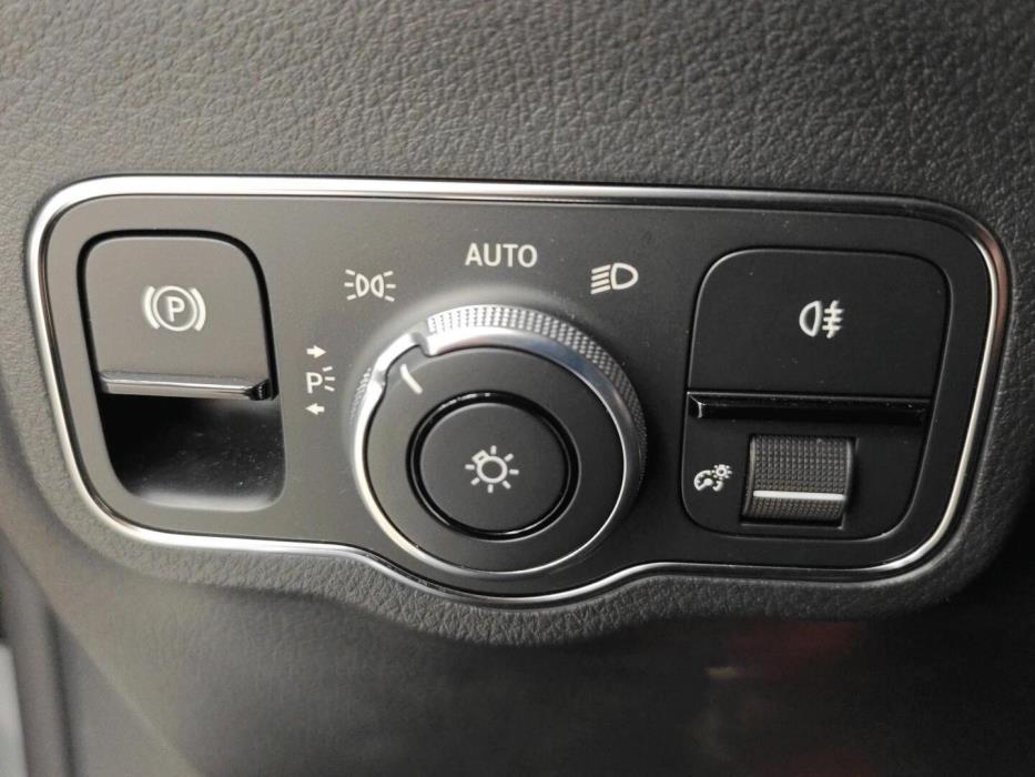 MERCEDES-BENZ B 2020