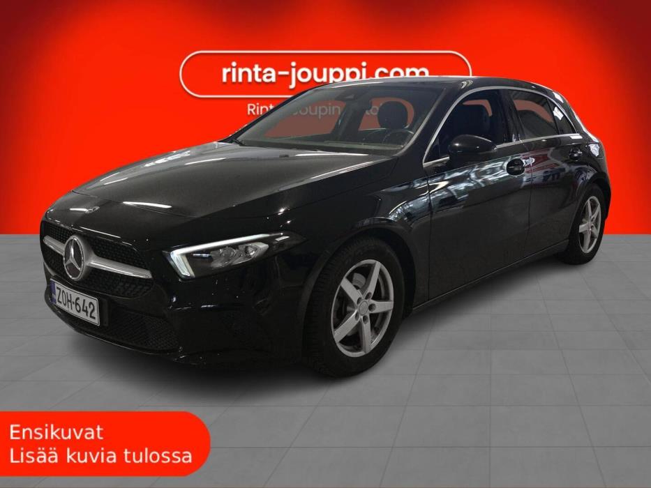 MERCEDES-BENZ A 2022