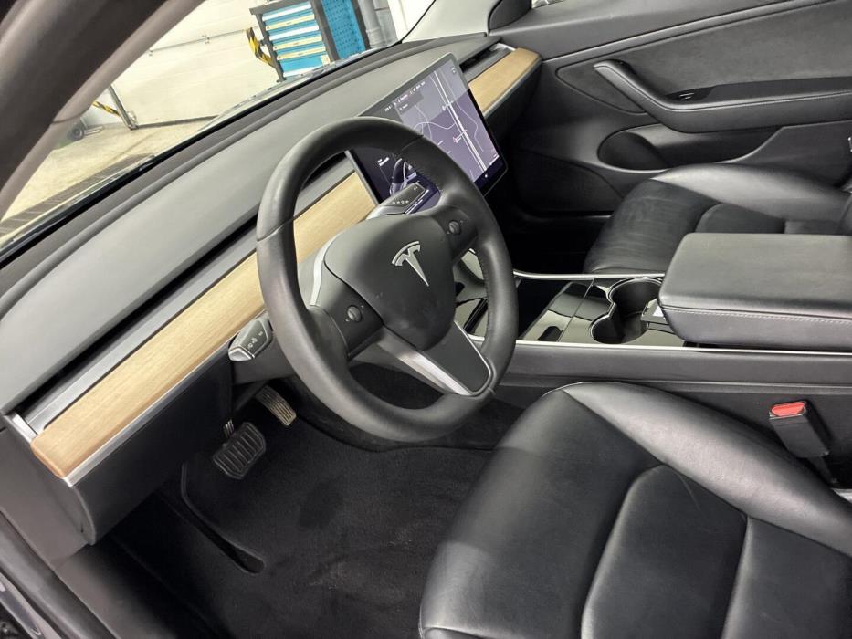 TESLA Model 3 2019