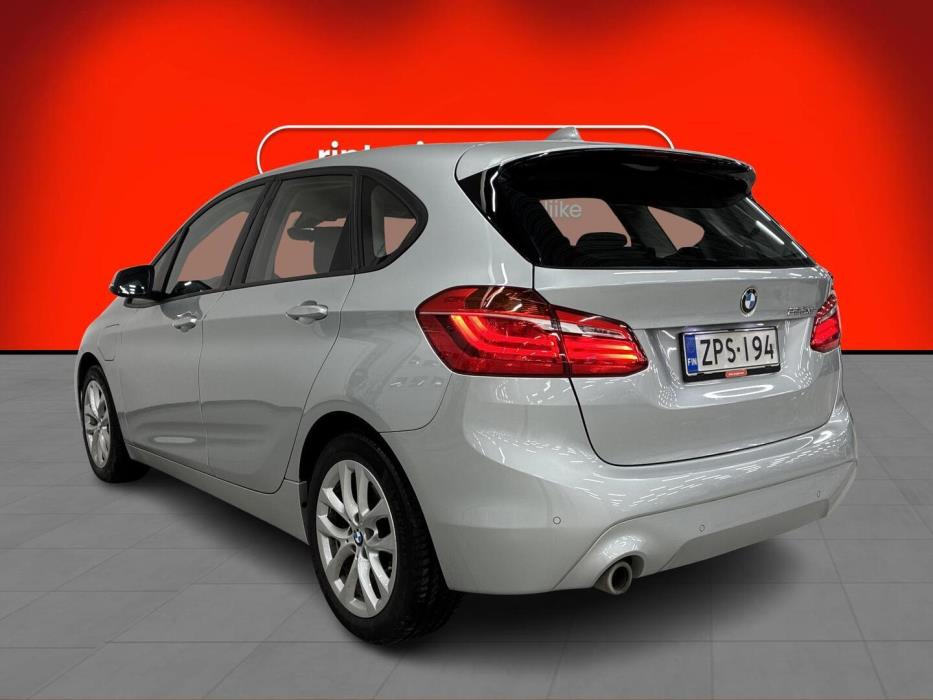 BMW 225 2020