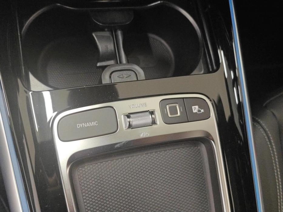 MERCEDES-BENZ EQB 2025