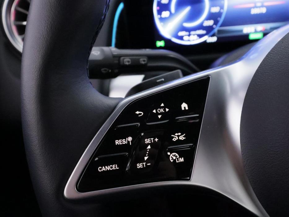 MERCEDES-BENZ EQB 2025