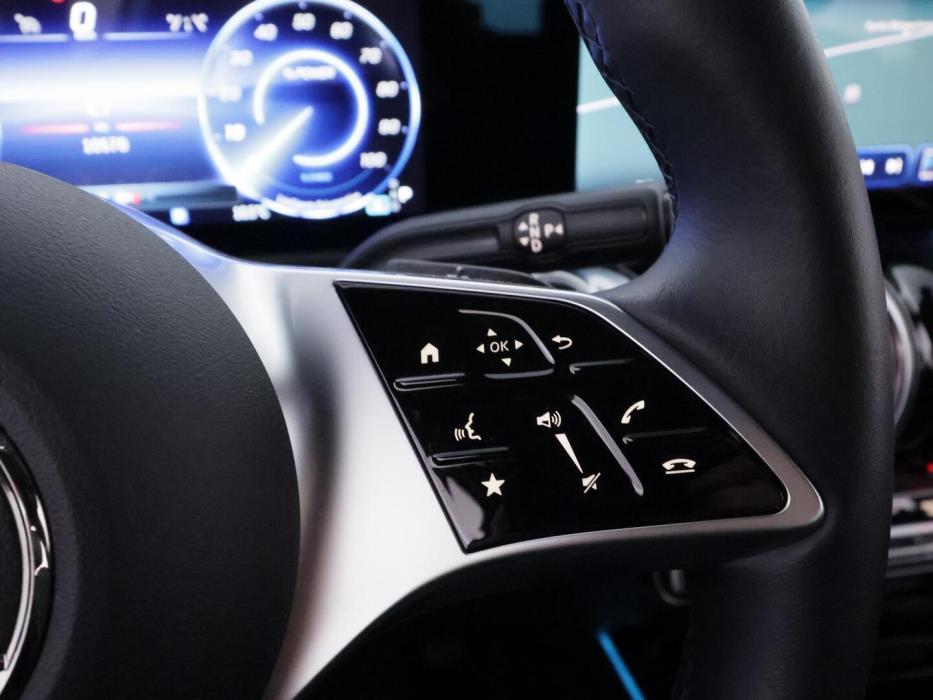 MERCEDES-BENZ EQB 2025