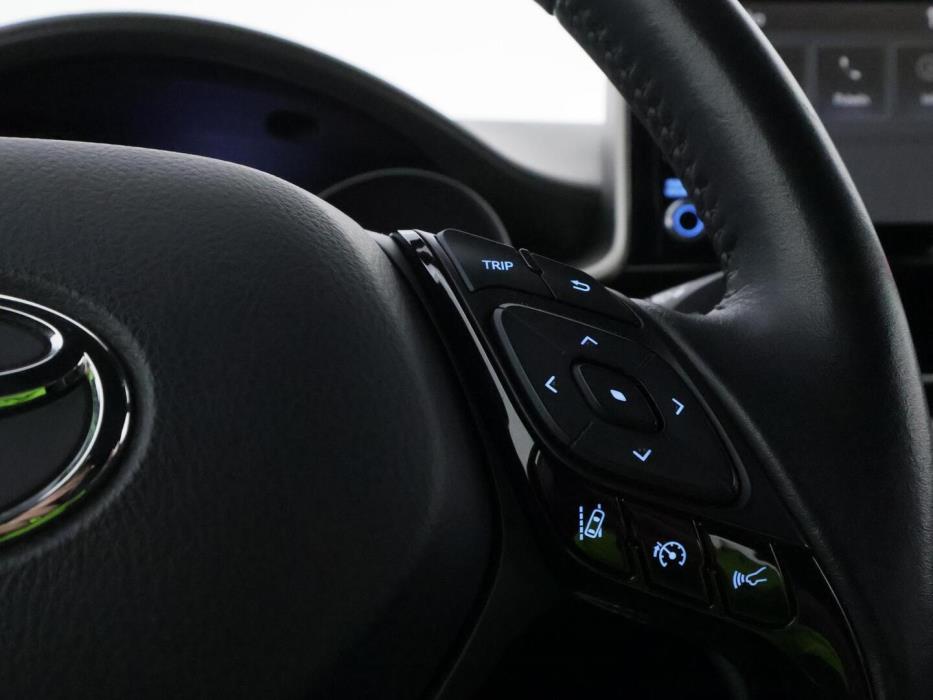 TOYOTA C-HR 2021