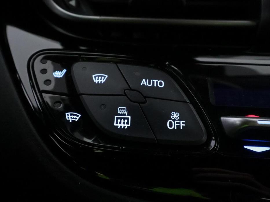TOYOTA C-HR 2021