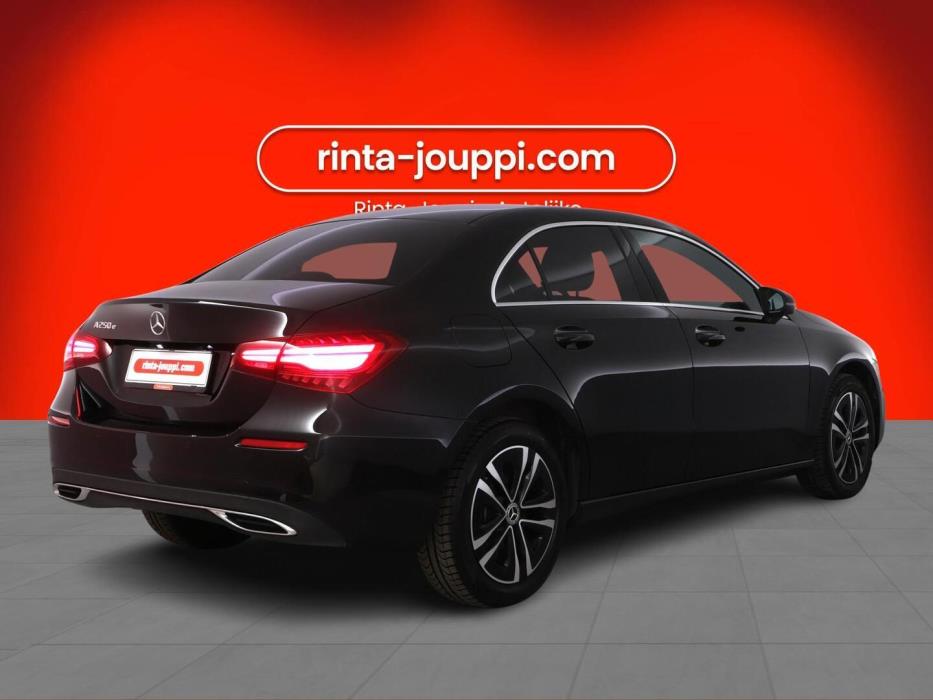 MERCEDES-BENZ A 2024