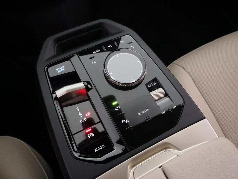 BMW IX 2022