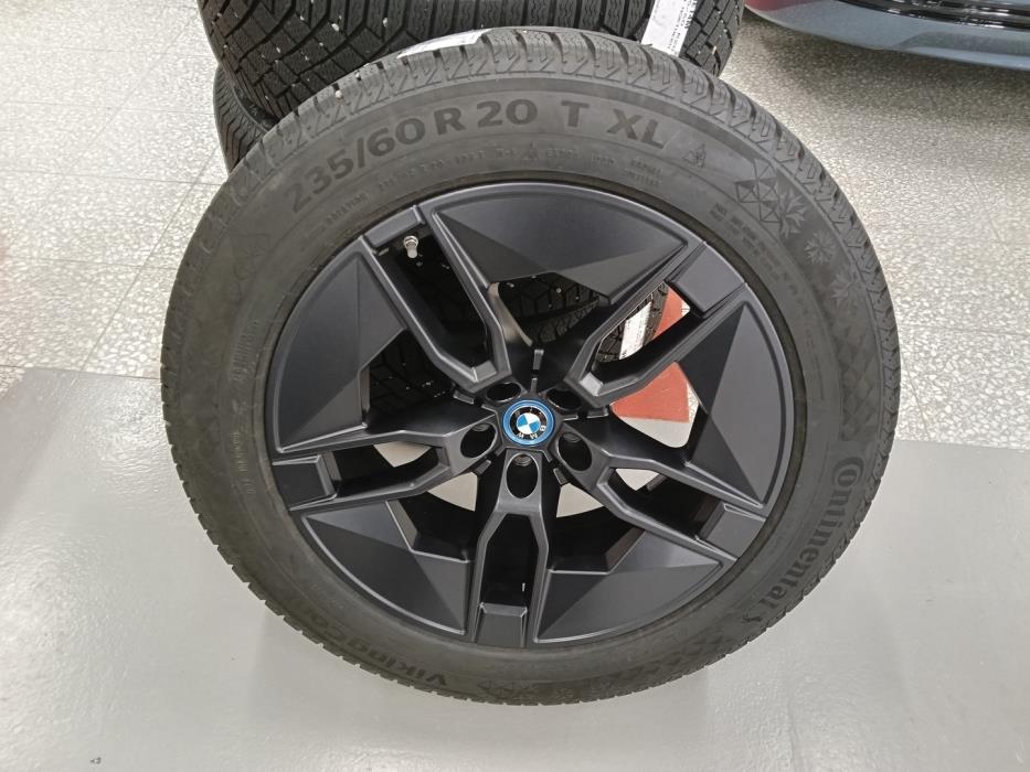BMW iX 2025