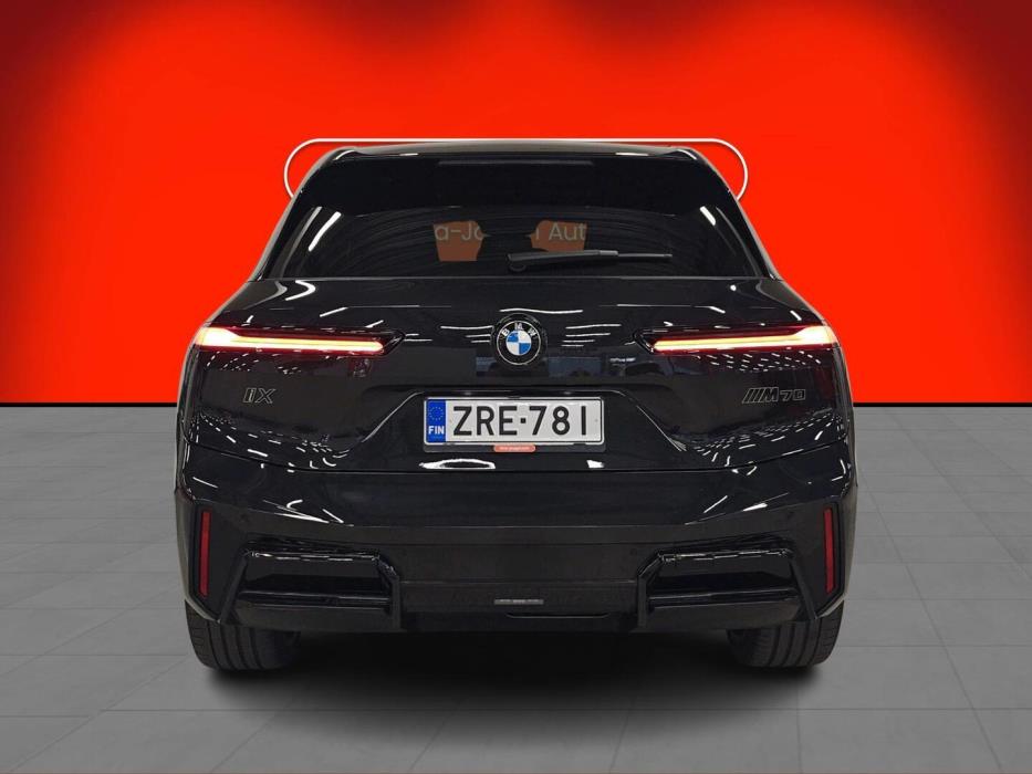 BMW iX 2025