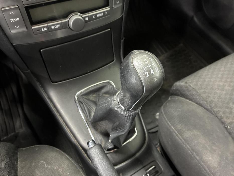 TOYOTA Avensis 2004