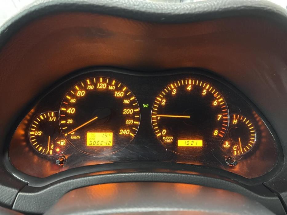 TOYOTA Avensis 2004