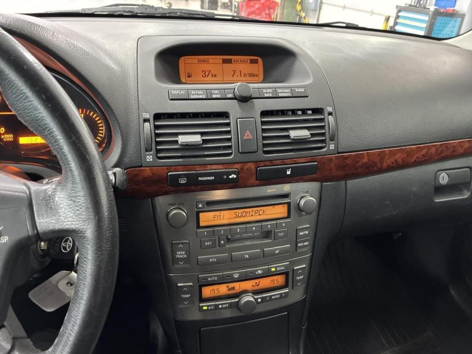 TOYOTA Avensis 2004
