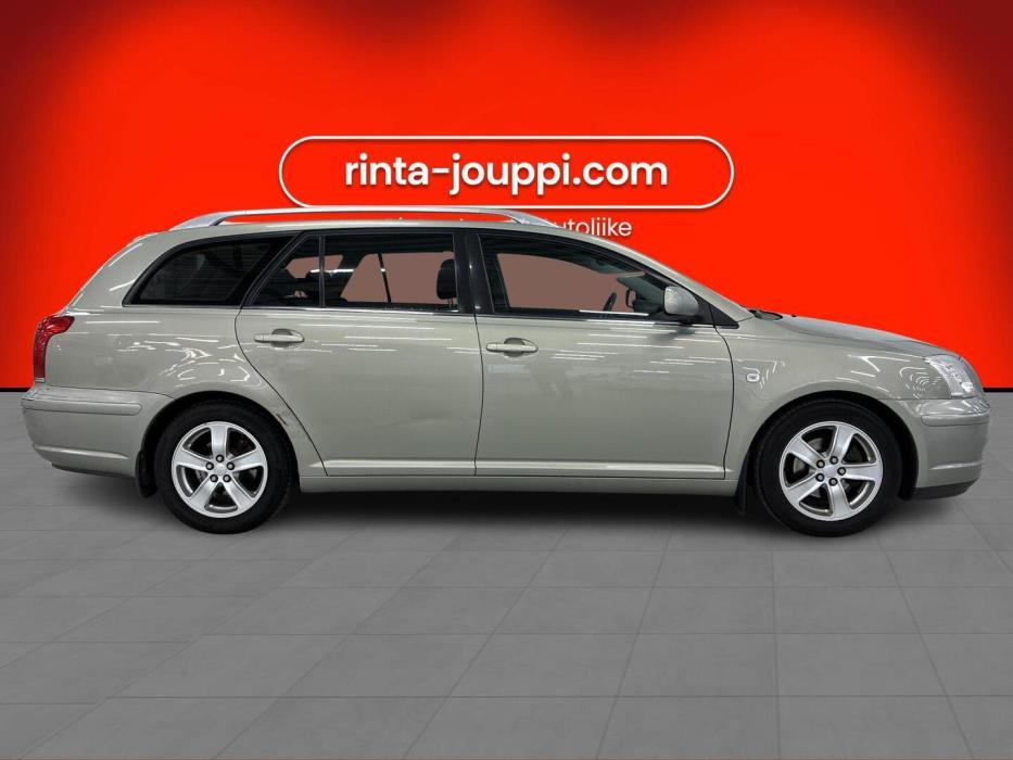 TOYOTA Avensis 2004