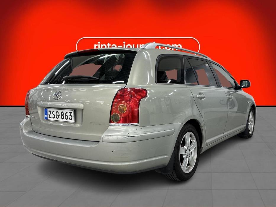 TOYOTA Avensis 2004