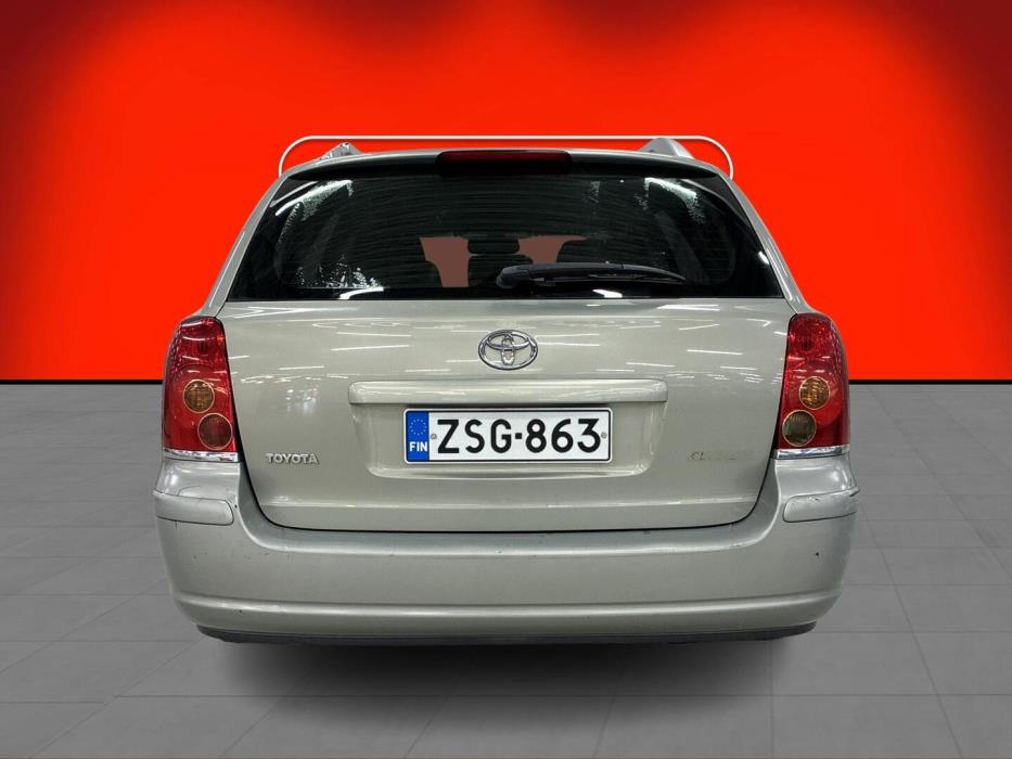 TOYOTA Avensis 2004