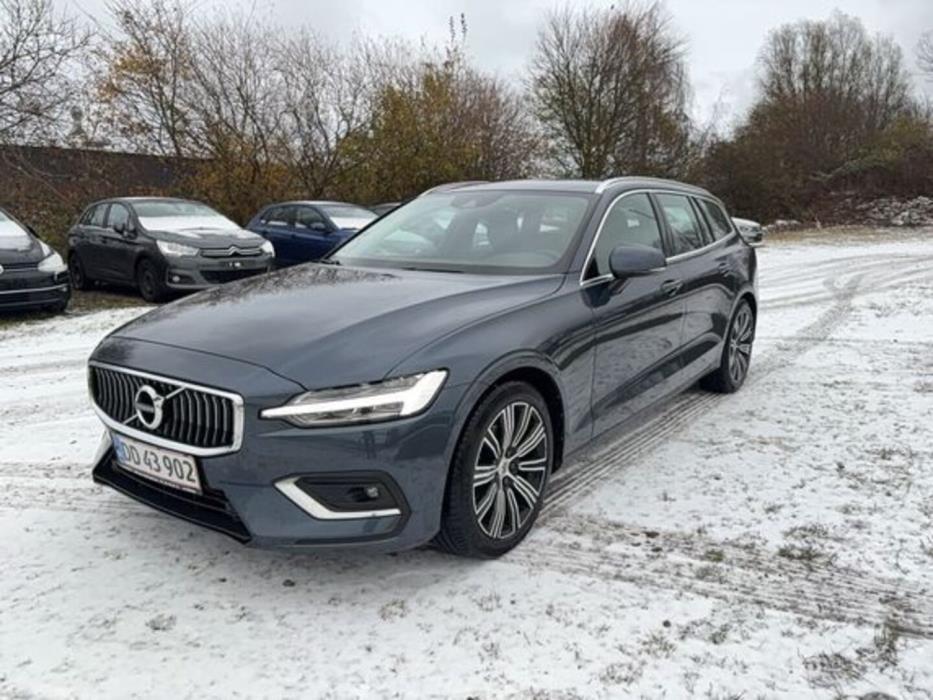 VOLVO V60 2021