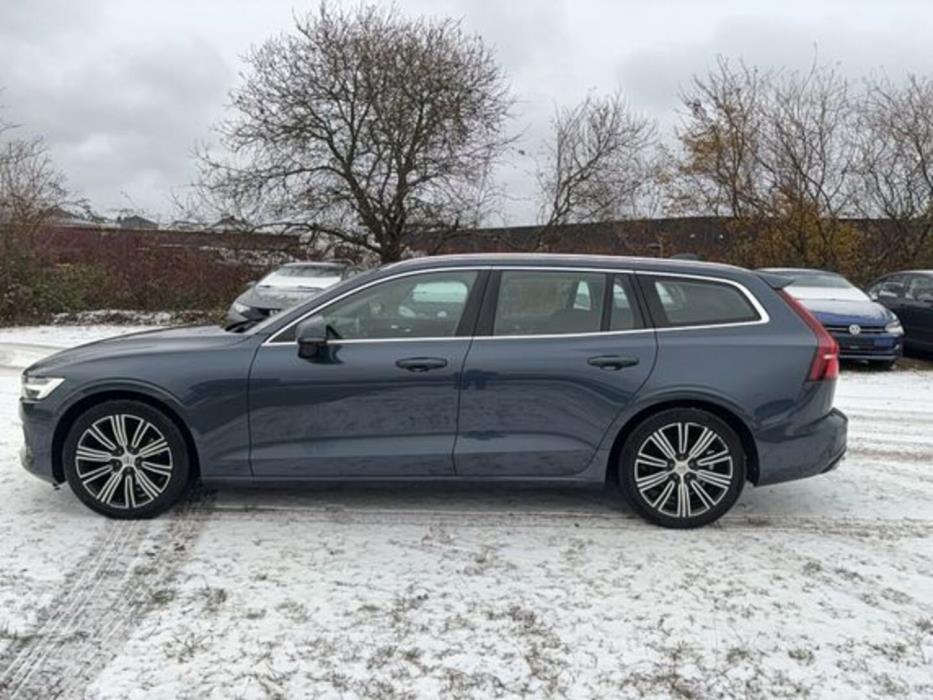 VOLVO V60 2021