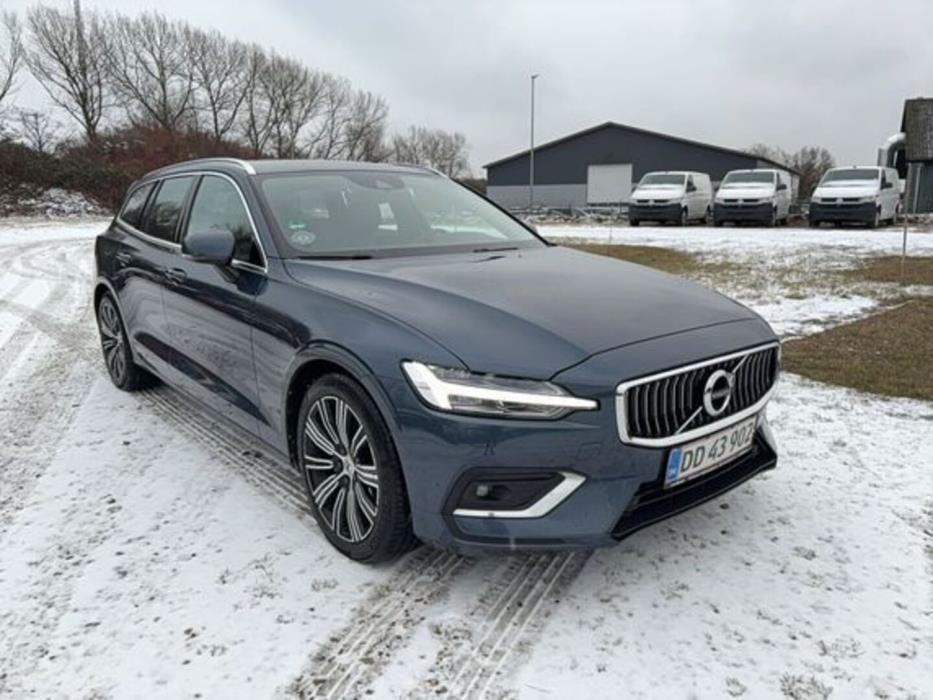 VOLVO V60 2021