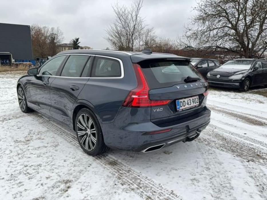 VOLVO V60 2021
