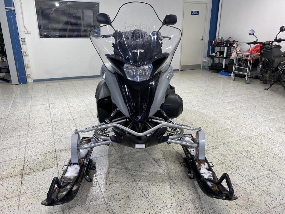 YAMAHA VENTURE 2010