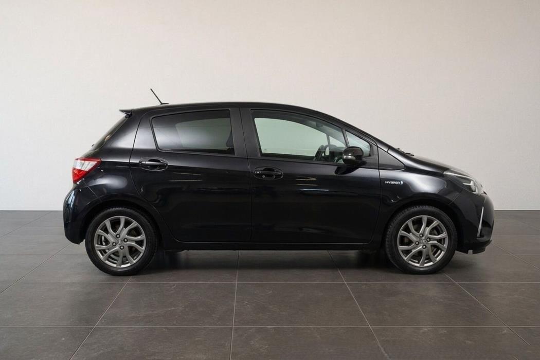 TOYOTA YARIS 2016